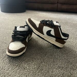 Brown Nike dunk SB.